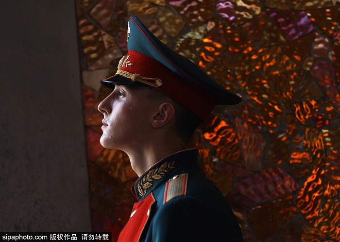 ؕrg2018618ӢmRRҮ򍏶oIho˹ָձlӢv_˹ʹLindsay SkollGreg ClarkBilly Grantһͬϯ