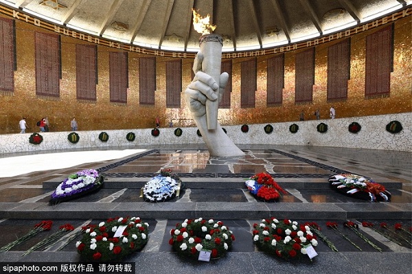 ؕrg2018618ӢmRRҮ򍏶oIho˹ָձlӢv_˹ʹLindsay SkollGreg ClarkBilly Grantһͬϯ