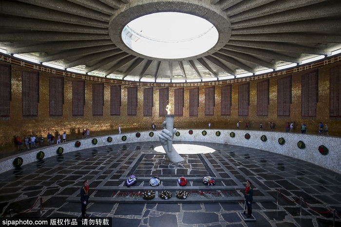 ؕrg2018618ӢmRRҮ򍏶oIho˹ָձlӢv_˹ʹLindsay SkollGreg ClarkBilly Grantһͬϯ