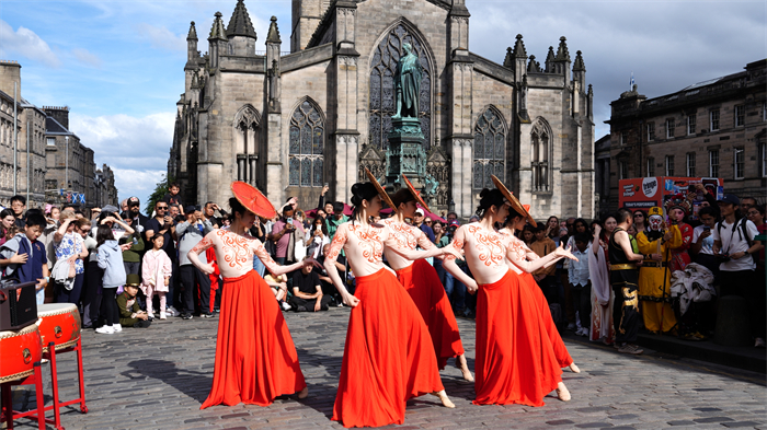 大型綜藝晚會《長城魂》在英國演出圓滿成功